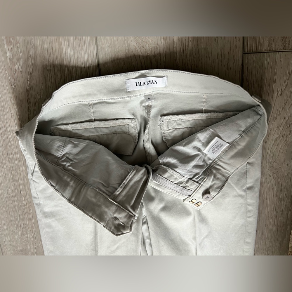 LILA RYAN Cream and Tan Trousers Versatile and Classic